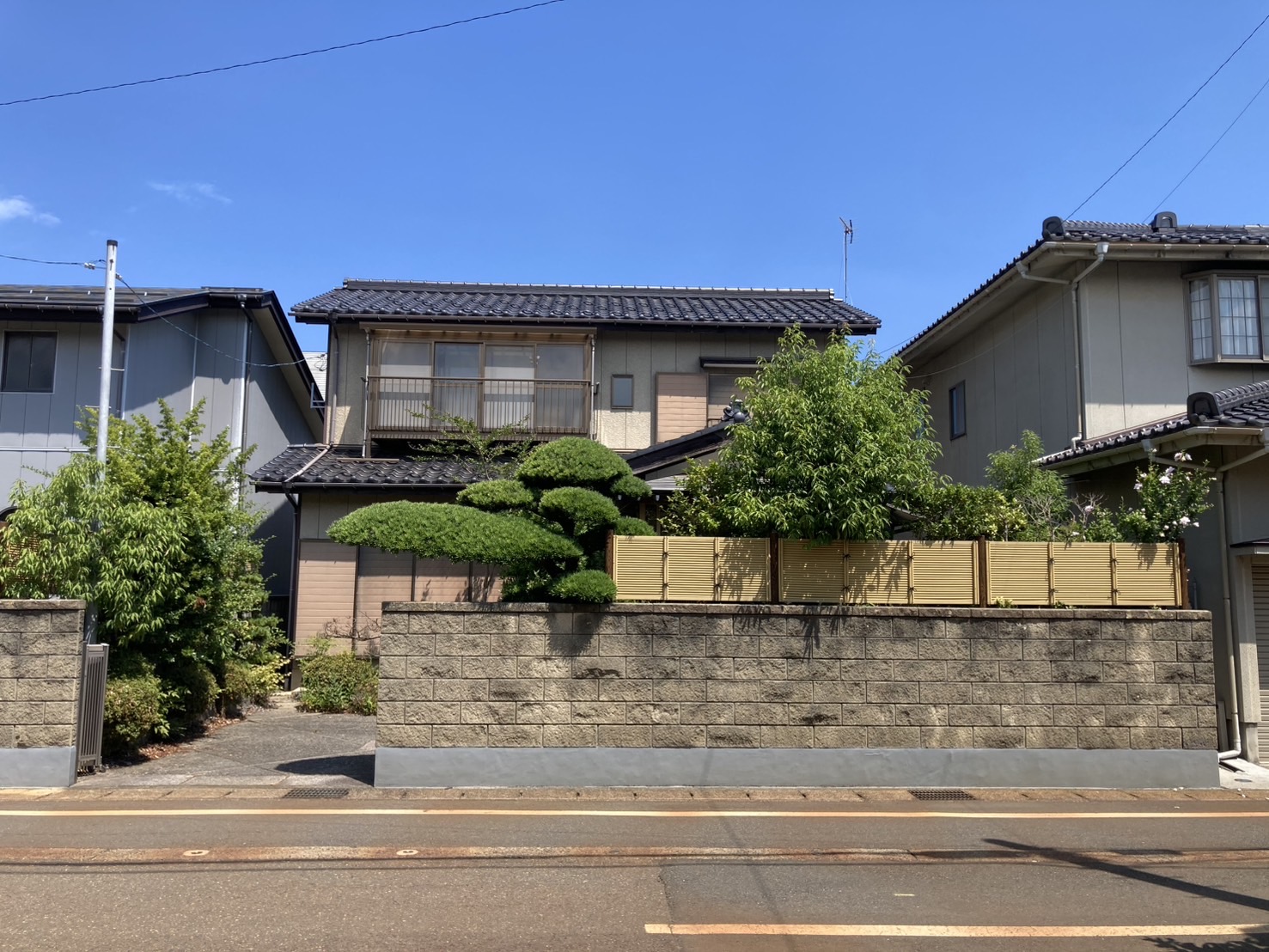 イメージ写真：中央の空き家（糸ー303）