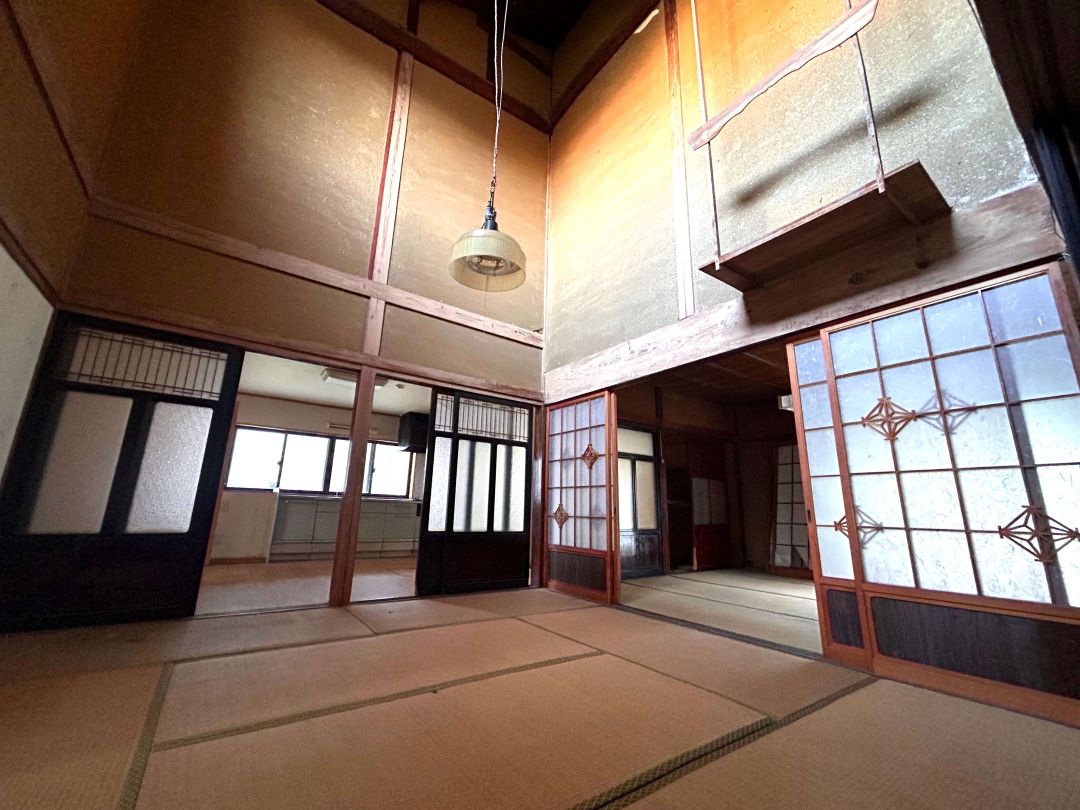 1階 和室8帖吹抜